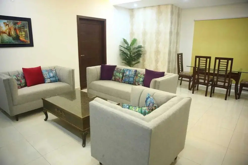 Gulberg Suites