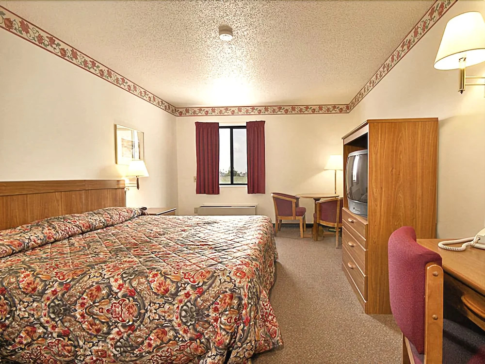 Super 8 Weymouth Boston Area