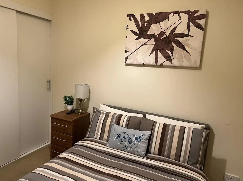 Lovely Twin 2-flats Condo In Aberdeen-no Party