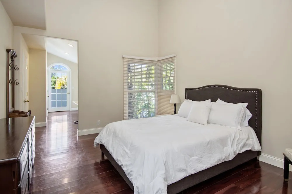 Hollywood Hills Upscale