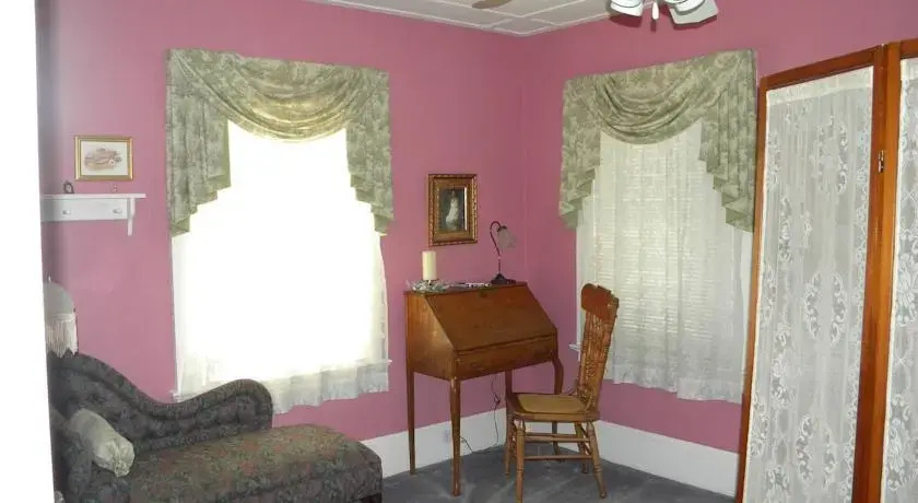 Somewhere Inn Time Bed & Breakfast