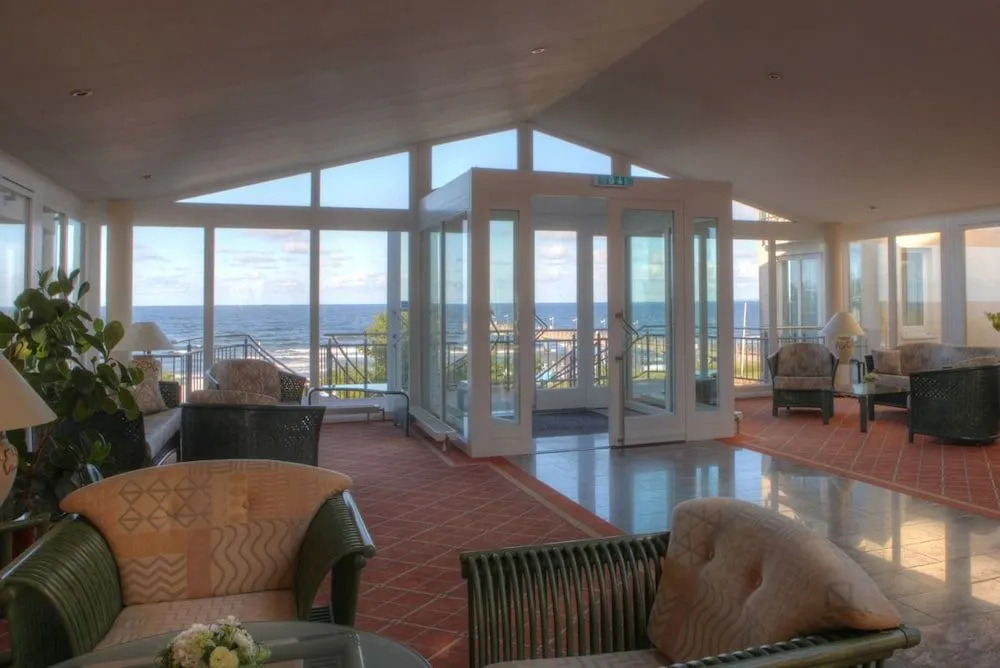 SEETELHOTEL Ostseeresidenz Bansin mit Pool und unmittelbarer Strandnähe