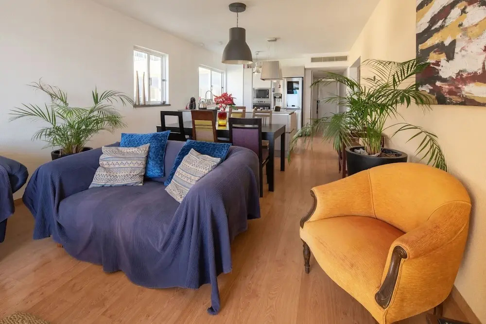 Charming Paint House Apartment in Pestana