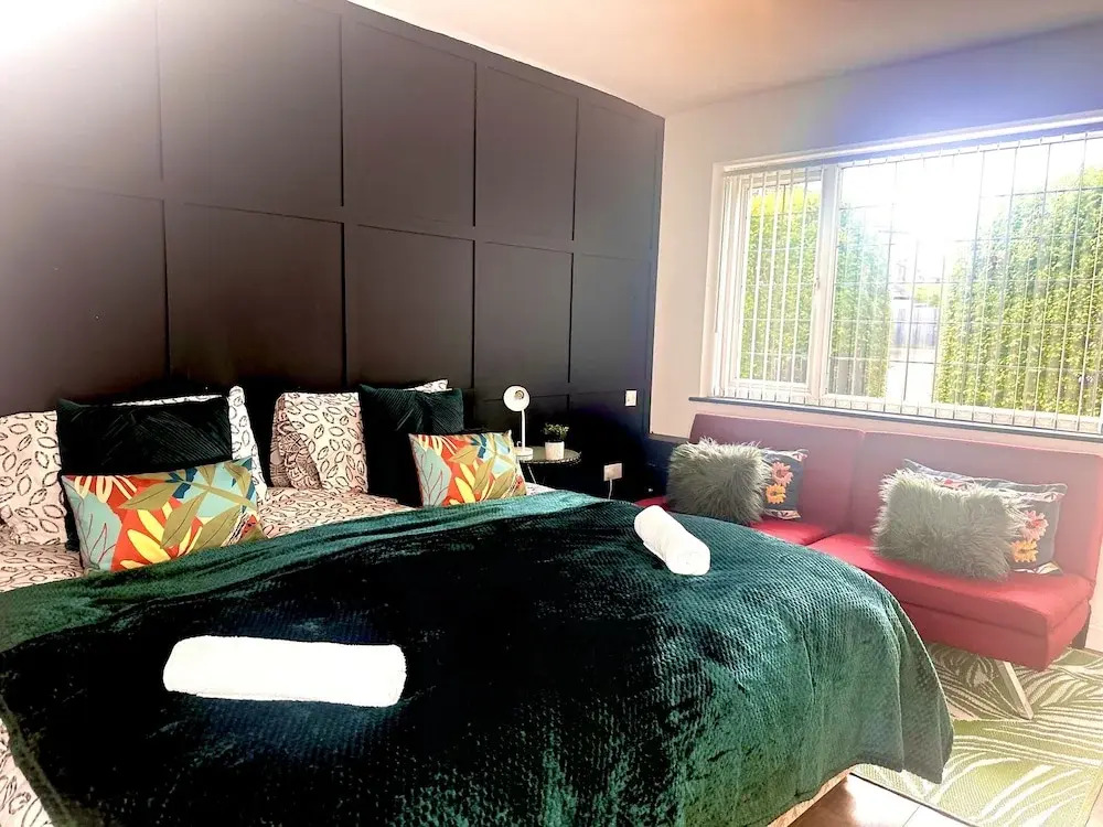 The Annexe, 25 Gorsehill Road