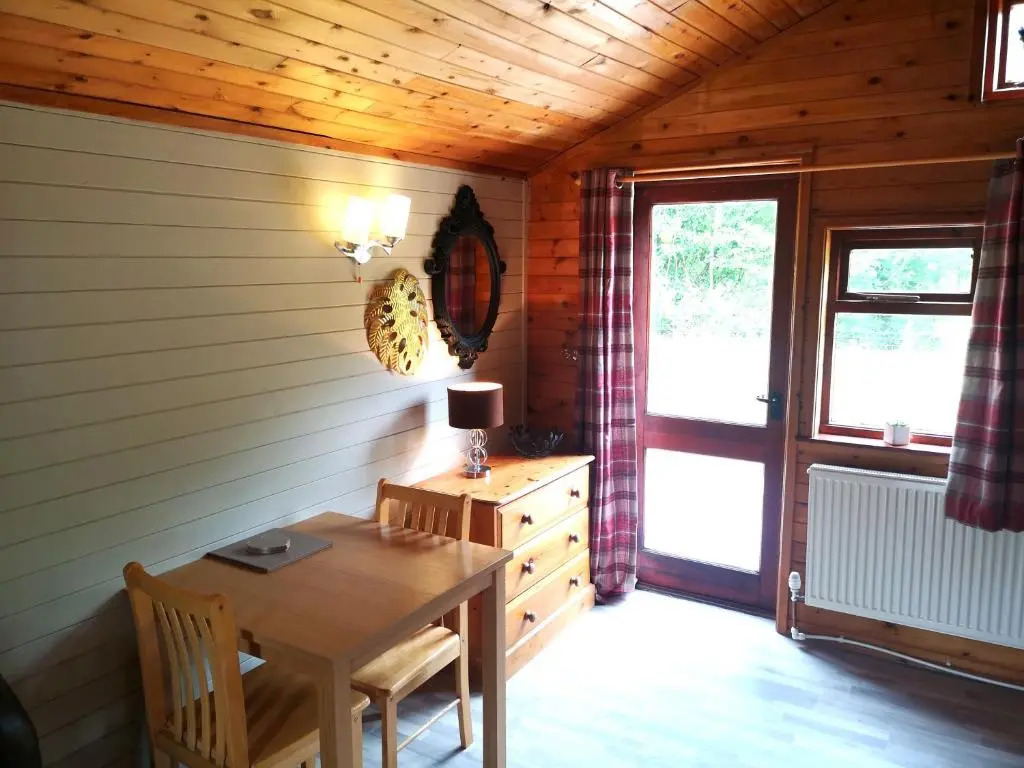 Otter 1 - Private Hot Tub - Bali Inspired Lodge - Bath - Longleat - Wiltshire