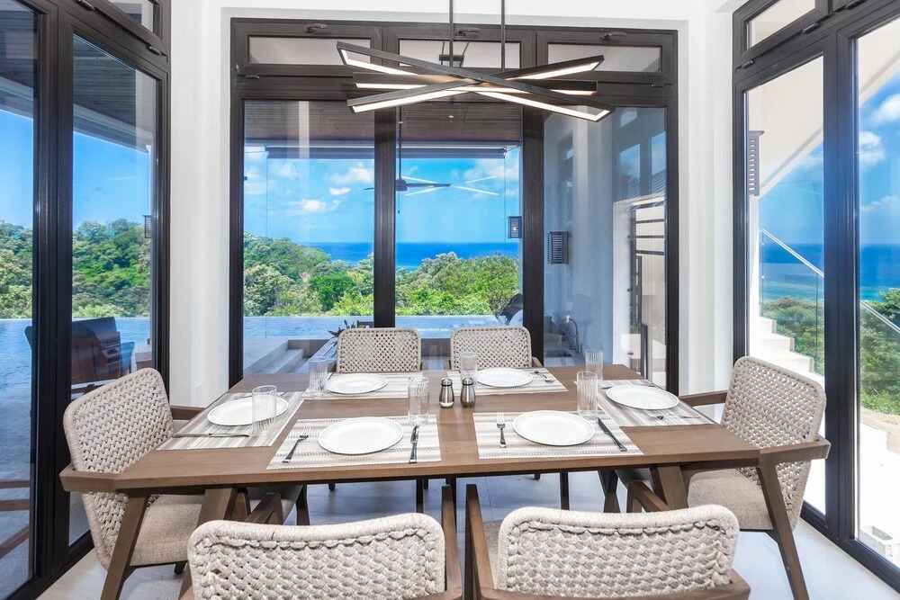 Ocean Pearl 4 Bedroom Home by RedAwning