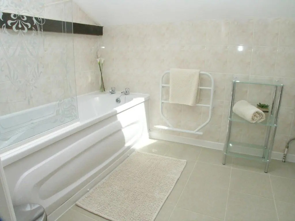 The Shakespeare Lodge - Sleeps up to 12 - 2 HOT TUBS