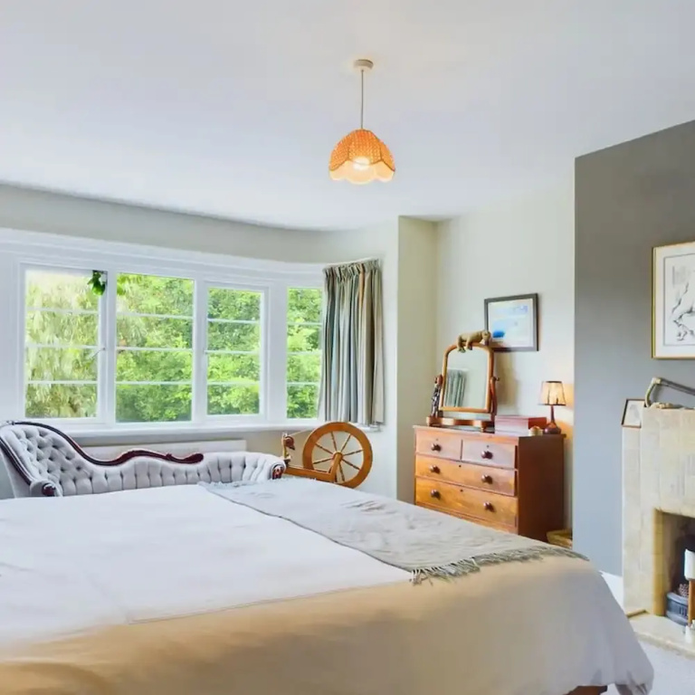 The Timbers Eco-luxe Home With Yoga Cabin