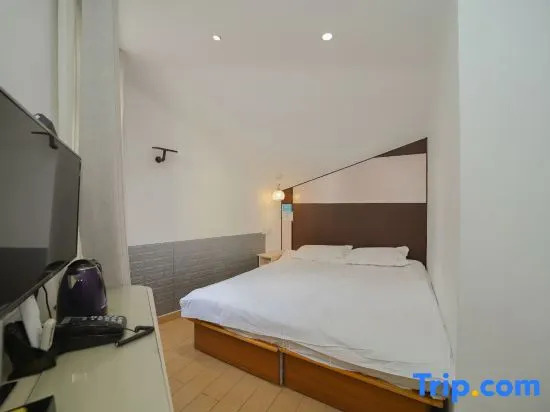 Siyu Select Hotel (Lujiazui Pudian Road Subway Station)
