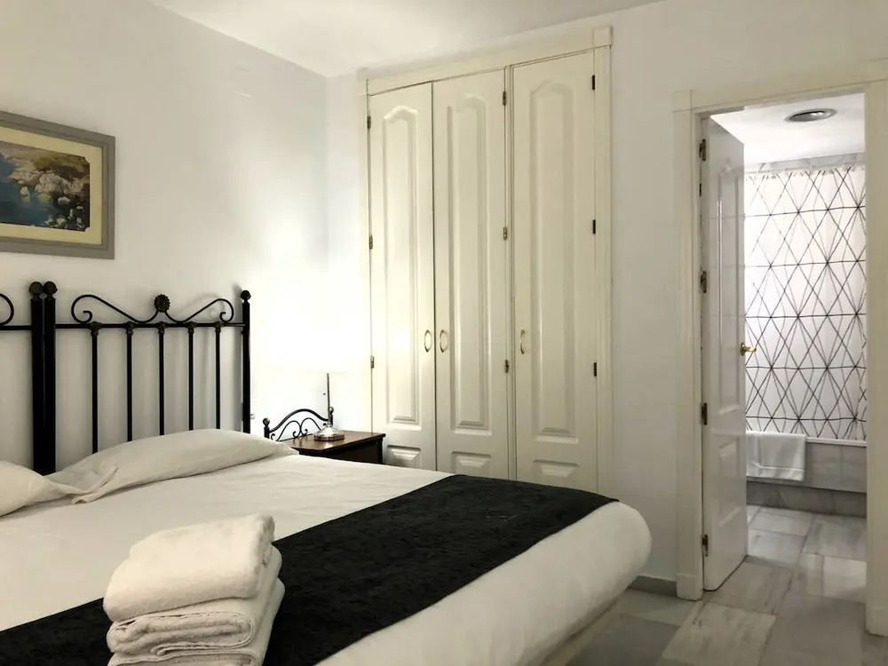 2 Bedroom Close to the Pool F-4