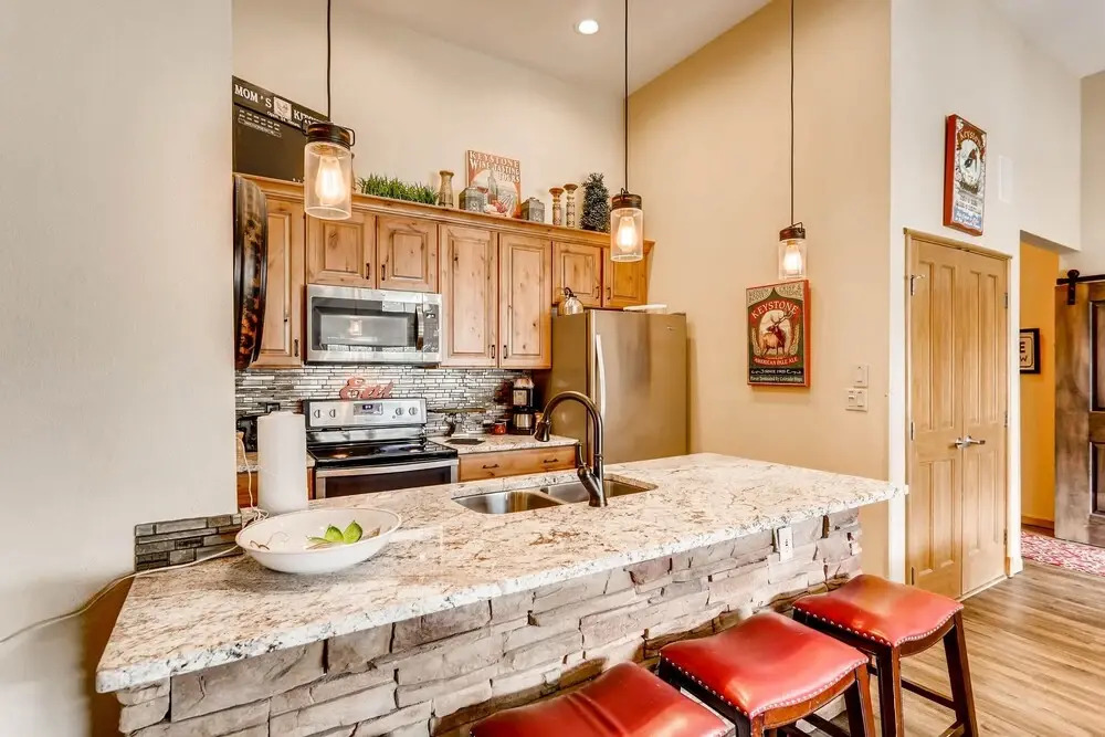 Premier 3br  - Walk Distance To Slopes. Kids Ski Free! 3 Bedroom Condo by RedAwning