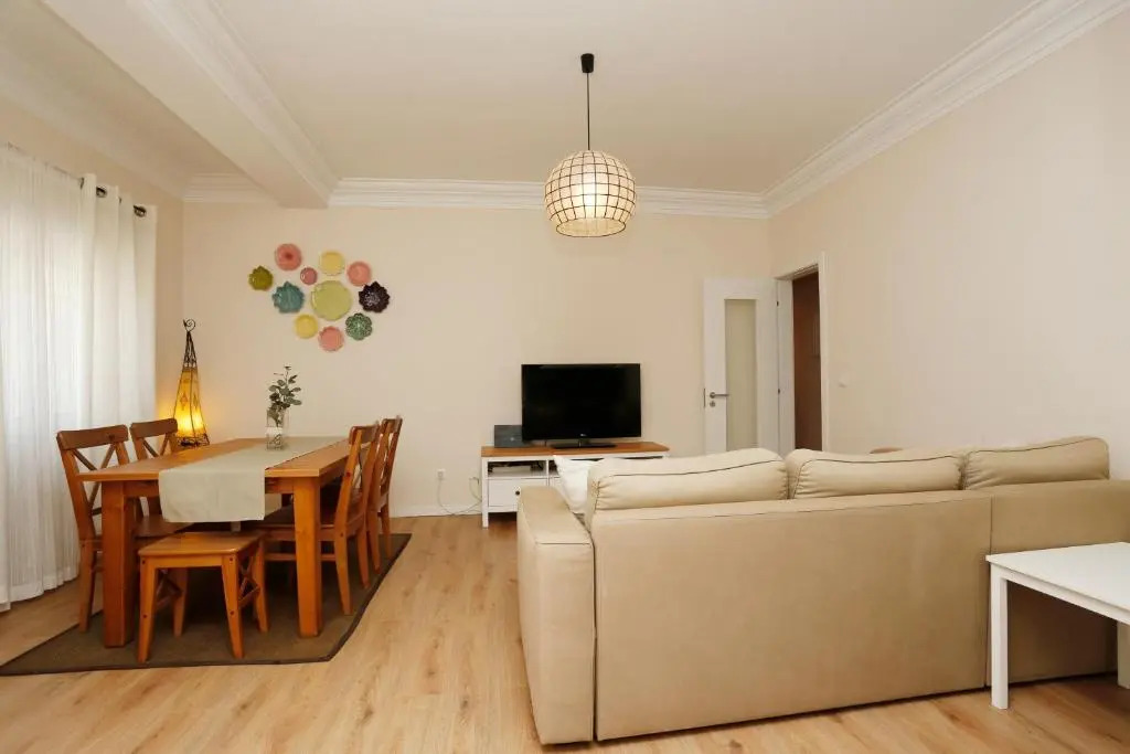 Stay like a local @ Almada cozy apartment