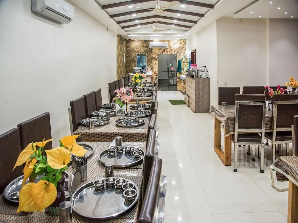 Oyo 24952 Laxmi Jodhpur Hotel