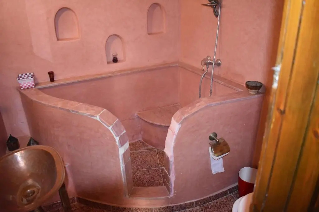 Riad Alaoui 135 with swimming pool and free parking