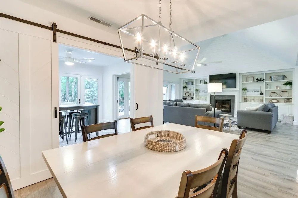Golf, Dine & Swim: Sleek Palmetto Dunes Home!