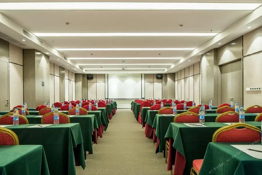 Atour Hotel (Hangzhou Binjiang Binwen Road)