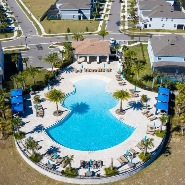 2405 Amazing 5BD Townhome for Your Vacation