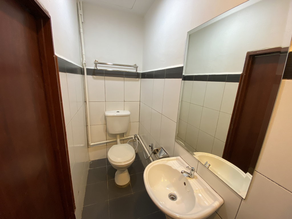 Switz Paradise Hotel - 5 minute walk to Centre Point and 10 minute walk to waterfront