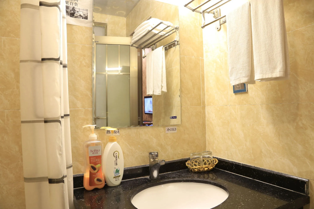 Mount Emei Happy Hotel