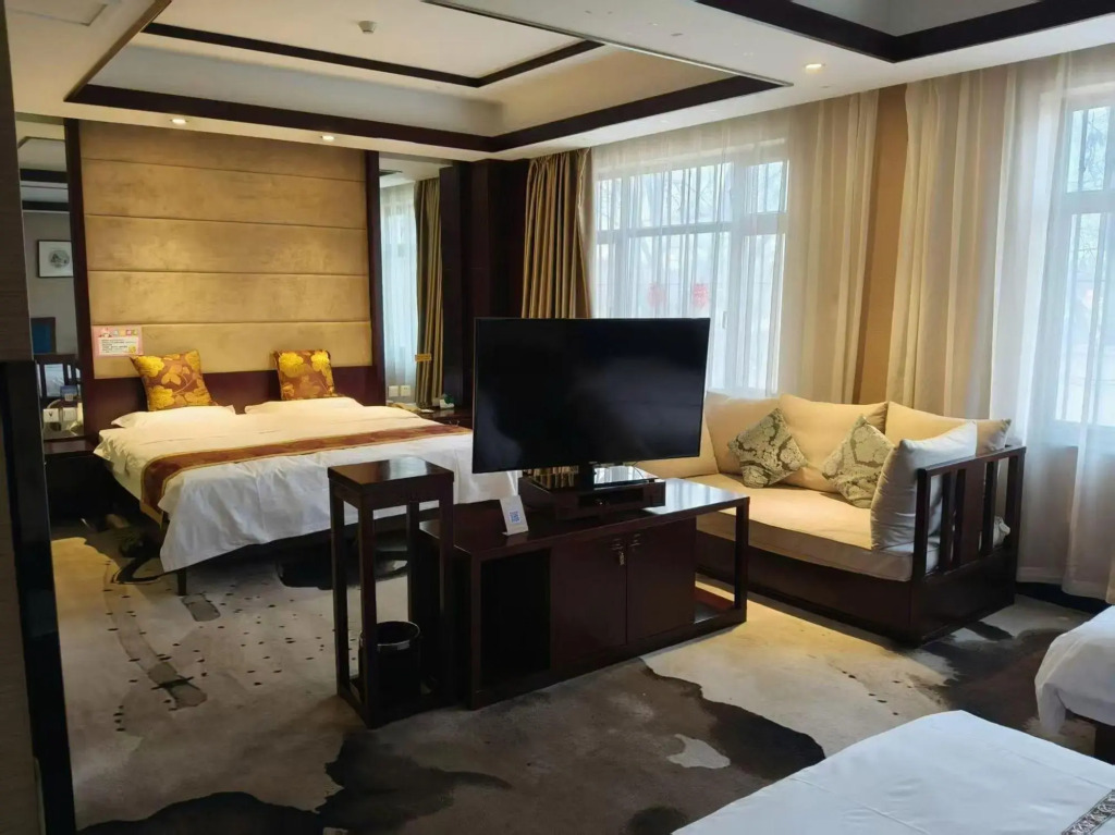 Junyue Hotel(石河子君悦酒店（石河子火车站店）)