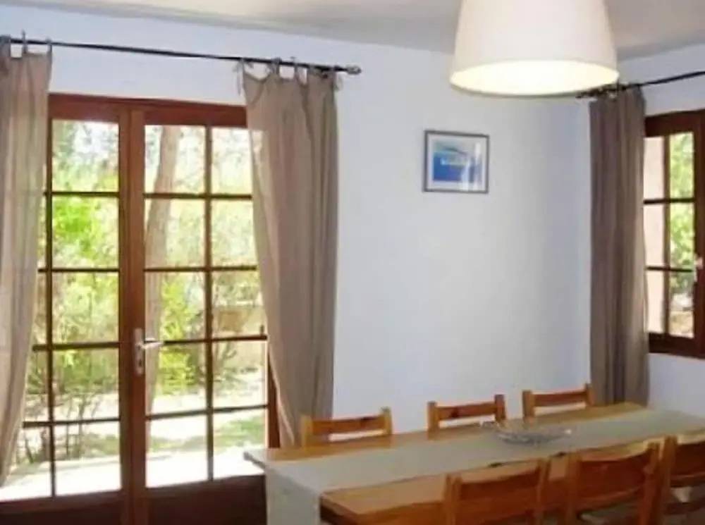 House with 3 Bedrooms in Lecci, with Enclosed Garden And Wifi