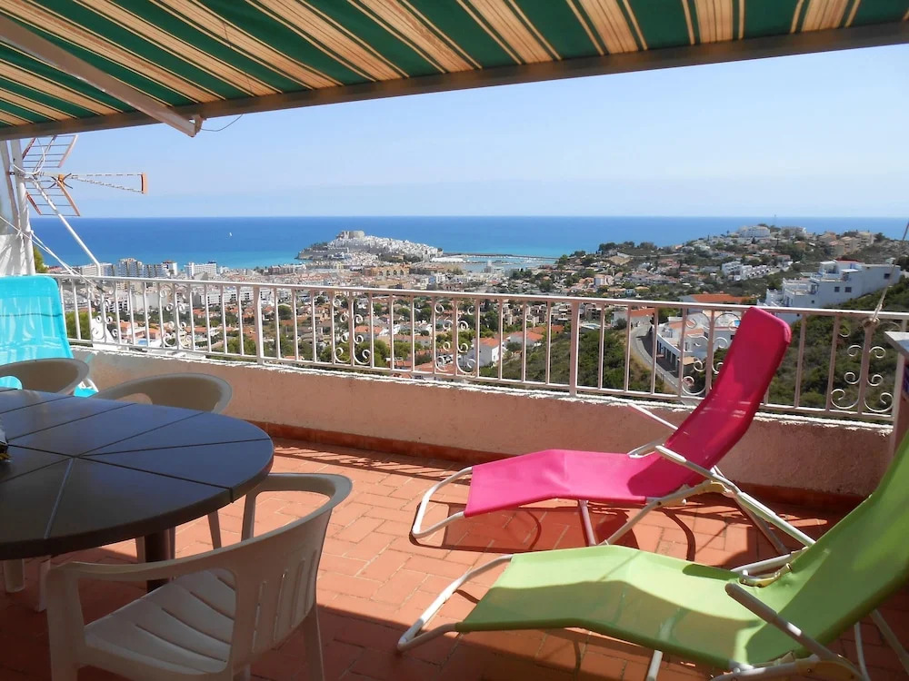 Apartment With 3 Bedrooms in Peniscola, With Wonderful sea View and En