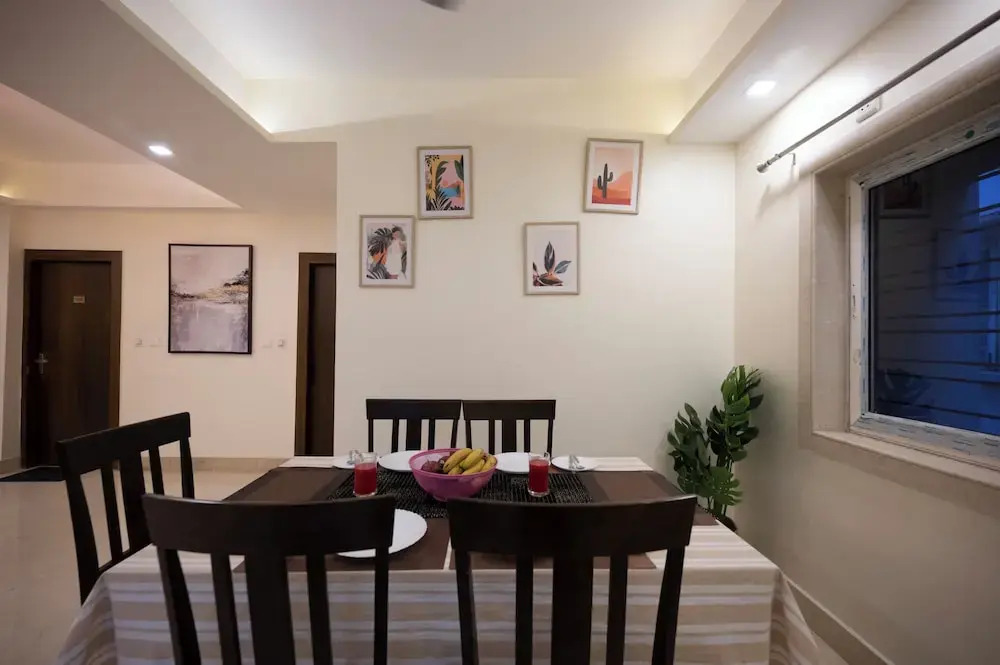 Lakeside Suites