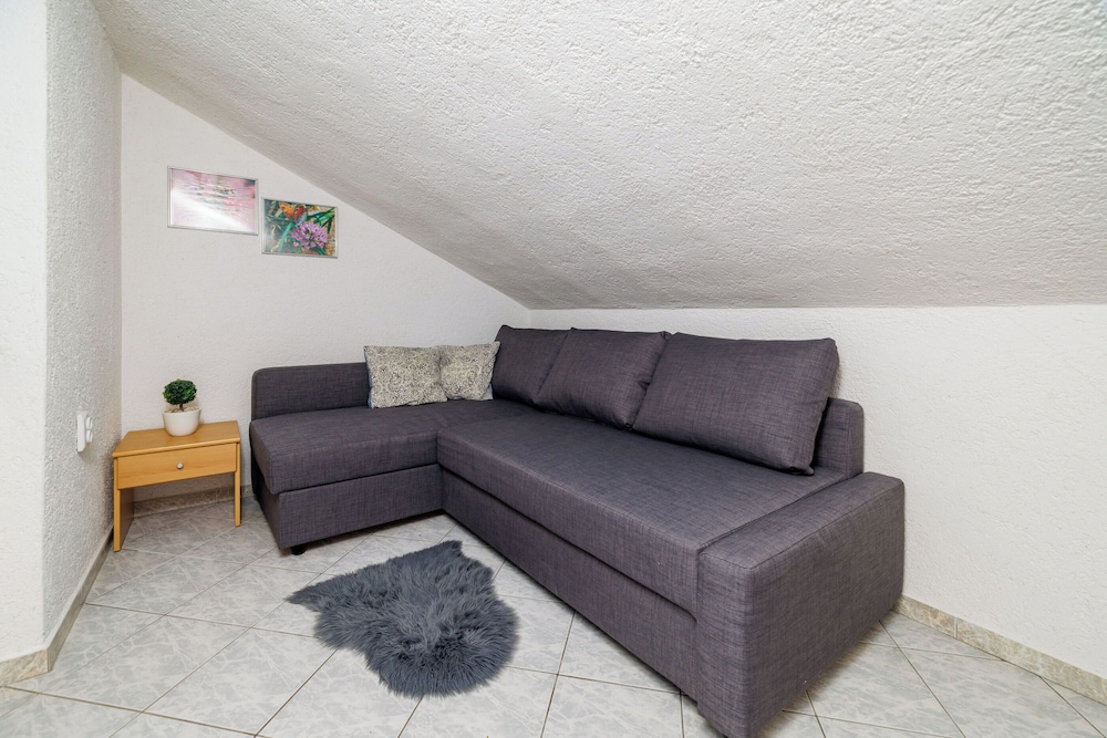 Apartment Dragica