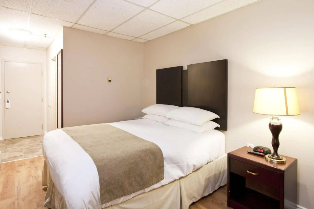 Provost Motor Inn