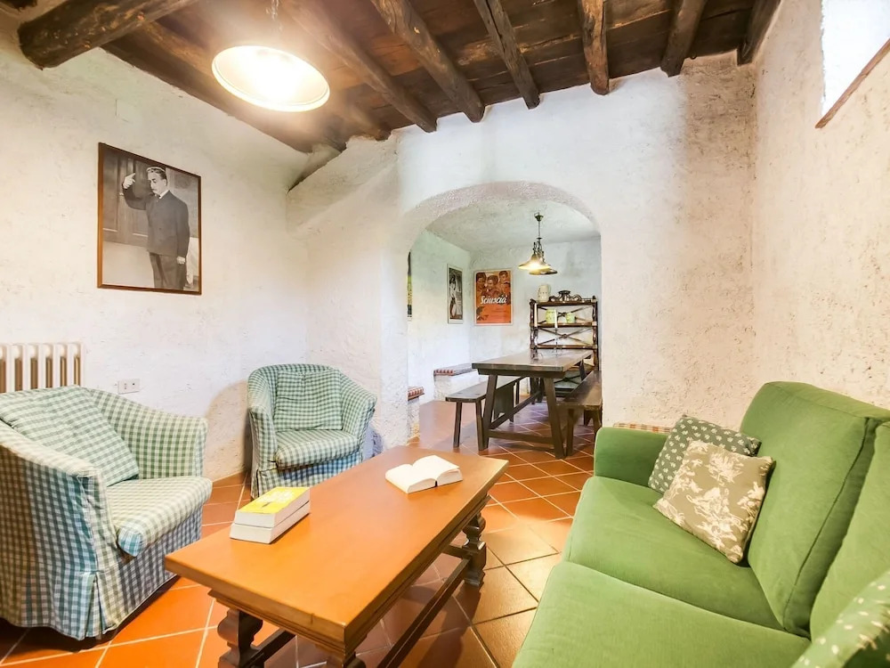Charming Holiday Home in Pontassieve With Swimming Pool