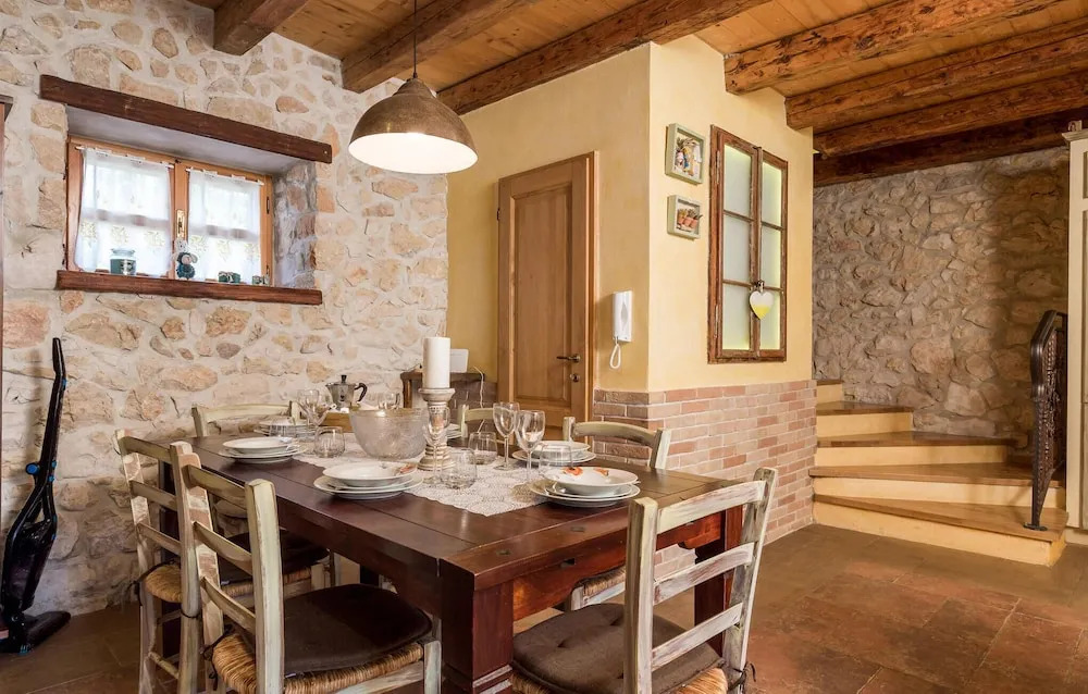 Gorgeous Home In Kras