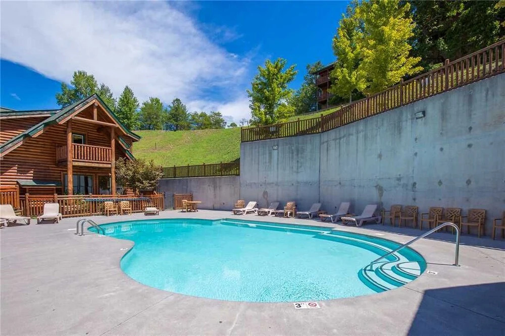 Serenity Peak 3 Bedroom Home with Hot Tub
