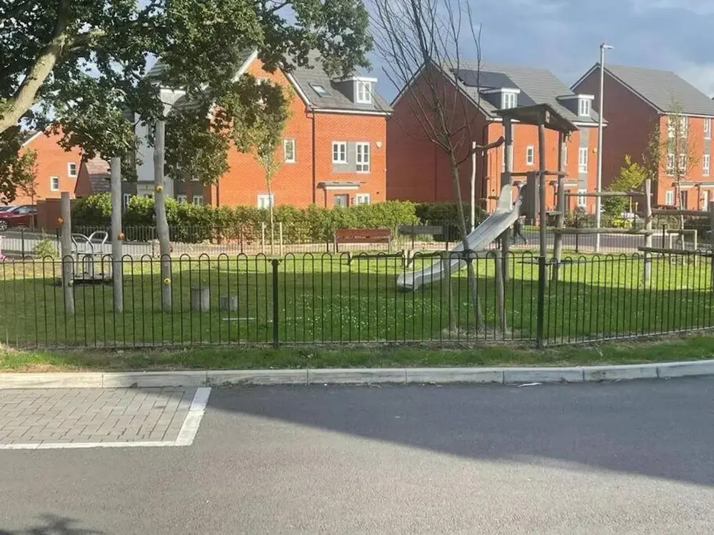 Bristol Unique Townhouse - 4 Bedroom House