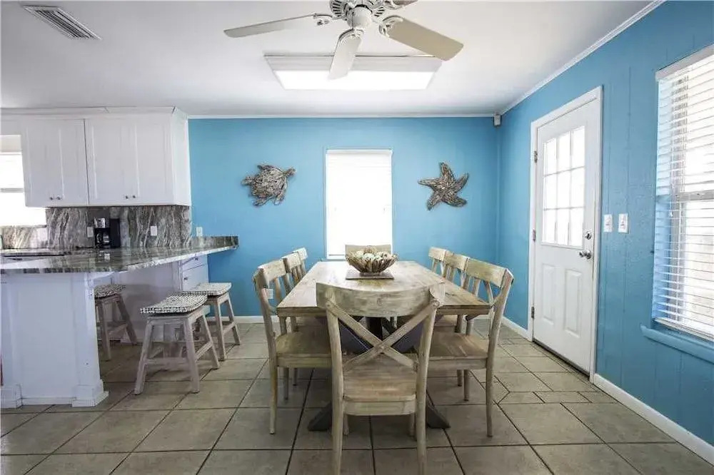 Montego - 3 Br home by RedAwning
