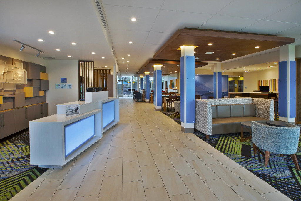 Holiday Inn Express and Suites South Hill by IHG
