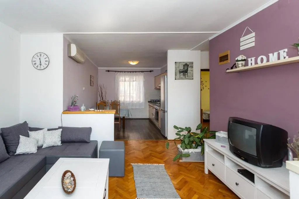 Shabby Chic Apartment ° 1 close to Krk centre