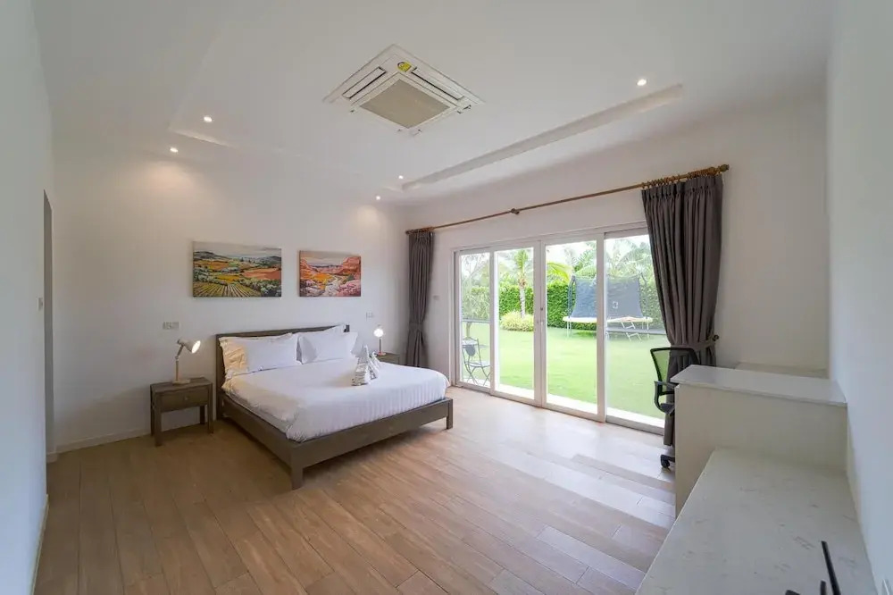 TropicalFamilyVilla w Pool&Garden ML103