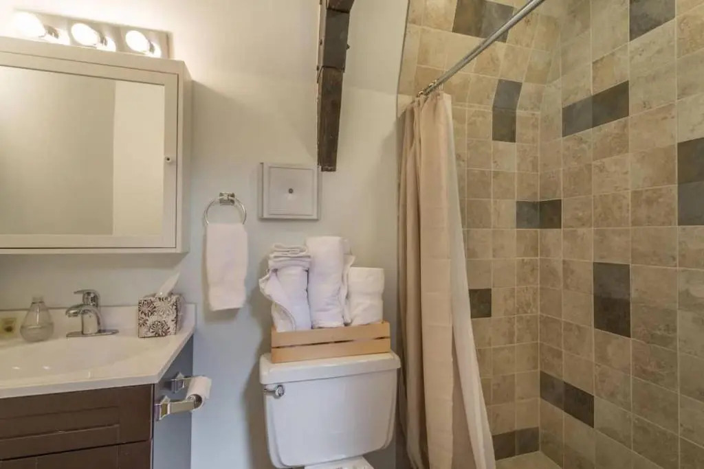 High Pines Hideaway by Avantstay - Newly Remodeled in Tahoe Donner With Hot Tub!