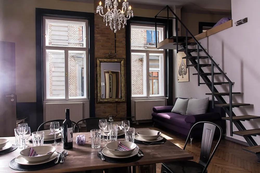 New - Walnuttree Double 12 Person Apartment Central in Budapest - Hungary