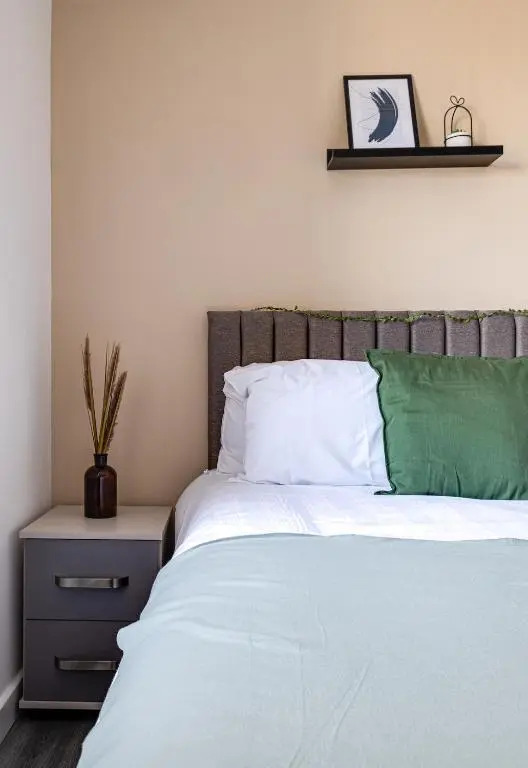 Modern & refurbished 2/bed apartment in Stockport