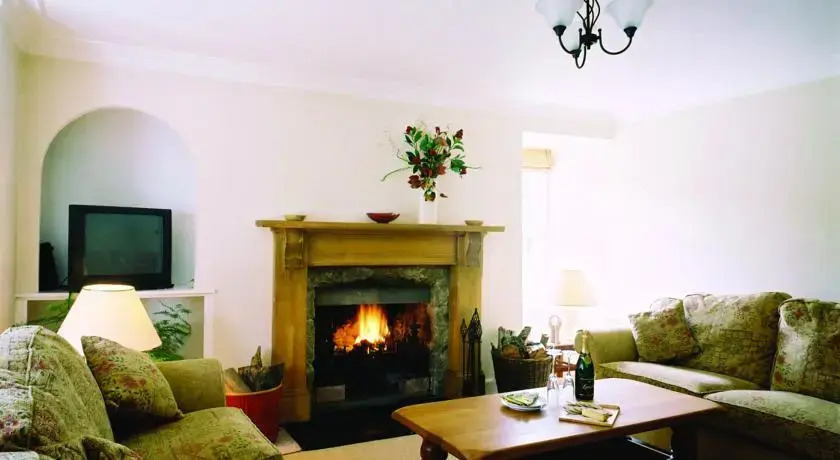 Achnagonalin Lodge