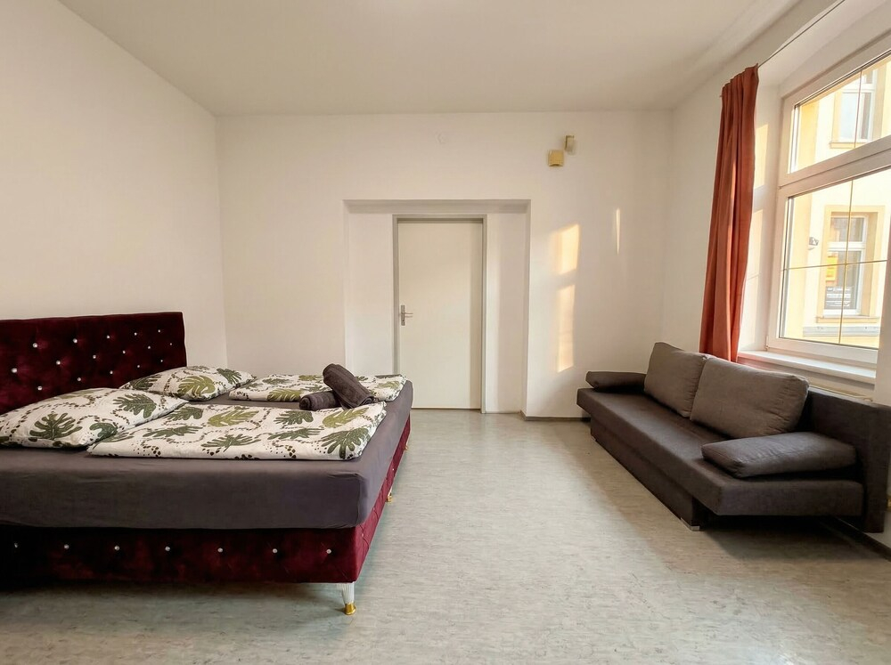 Comfy 4BR Apt Ideal for Groups Families