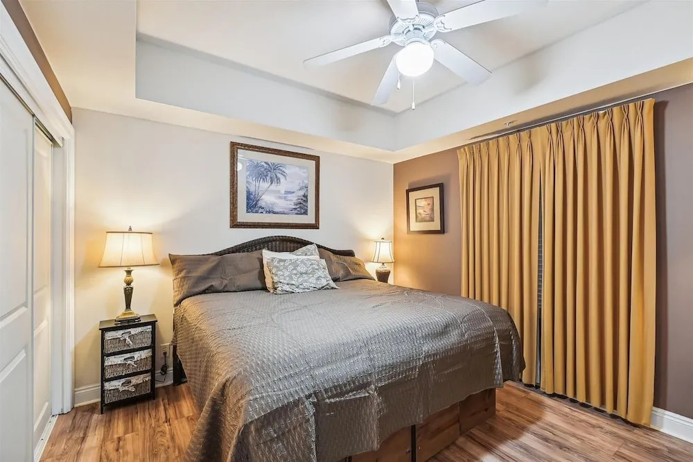 Calypso 1207 West 1 Bedroom Home by RedAwning