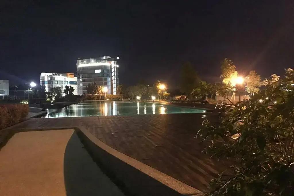 HB1512- Hyve Studio unit, Lake view, Cyberjaya, Free Wi-Fi, Free Parking, Netflix,Pool