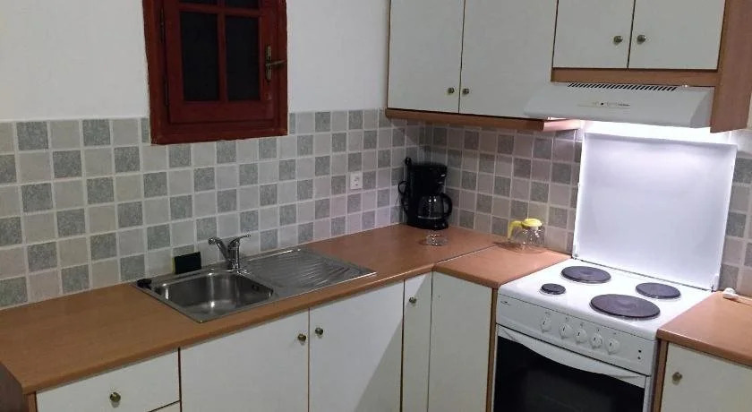Lambrakis Studios & Apartments