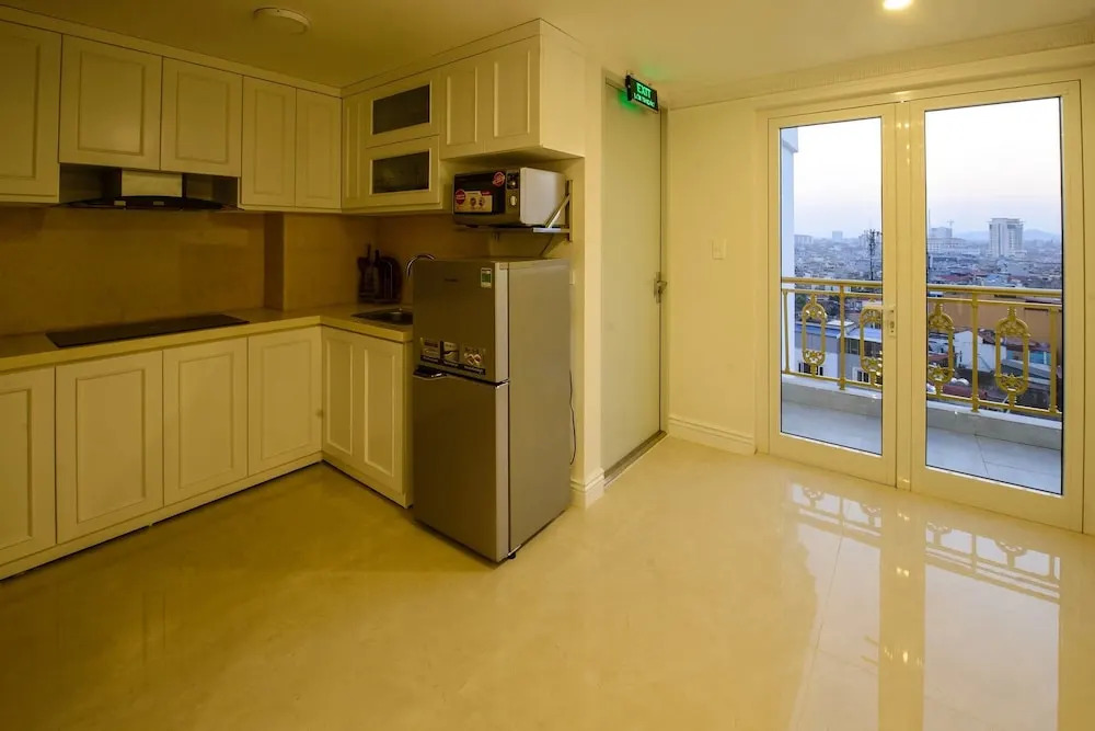 The Shine Office and Apartment