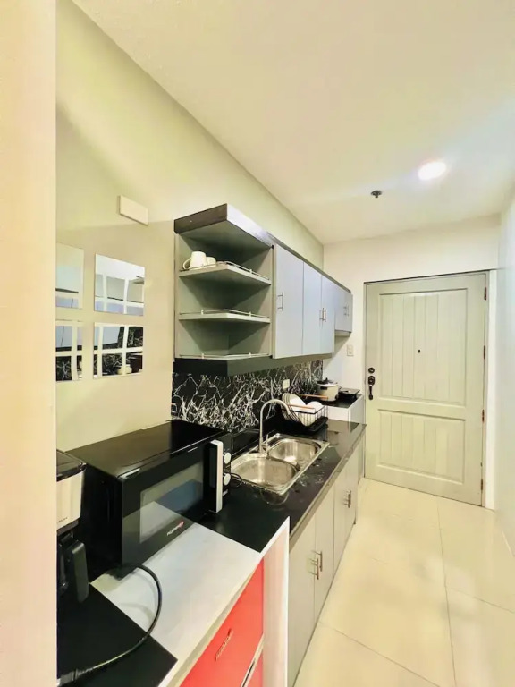 Hubomoto People's Suite