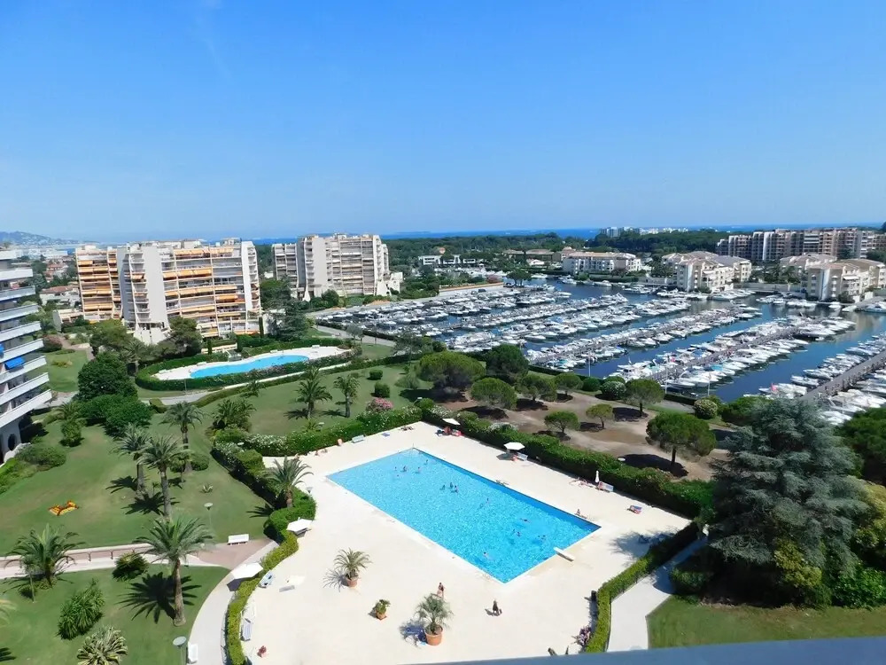 T3 Le Suffren avec piscine et parking