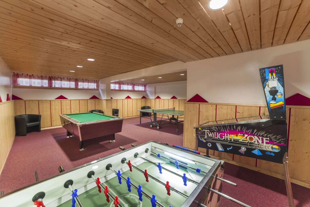 Alpine Club Resort