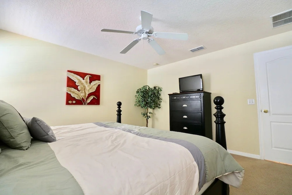 Ready to Relax? Cozy Home w/ South Facing Pool